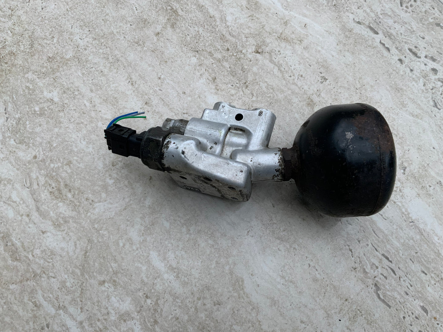 OEM Mercedes ABC hydraulic suspension pressure relief valve A2203270131 #226-1